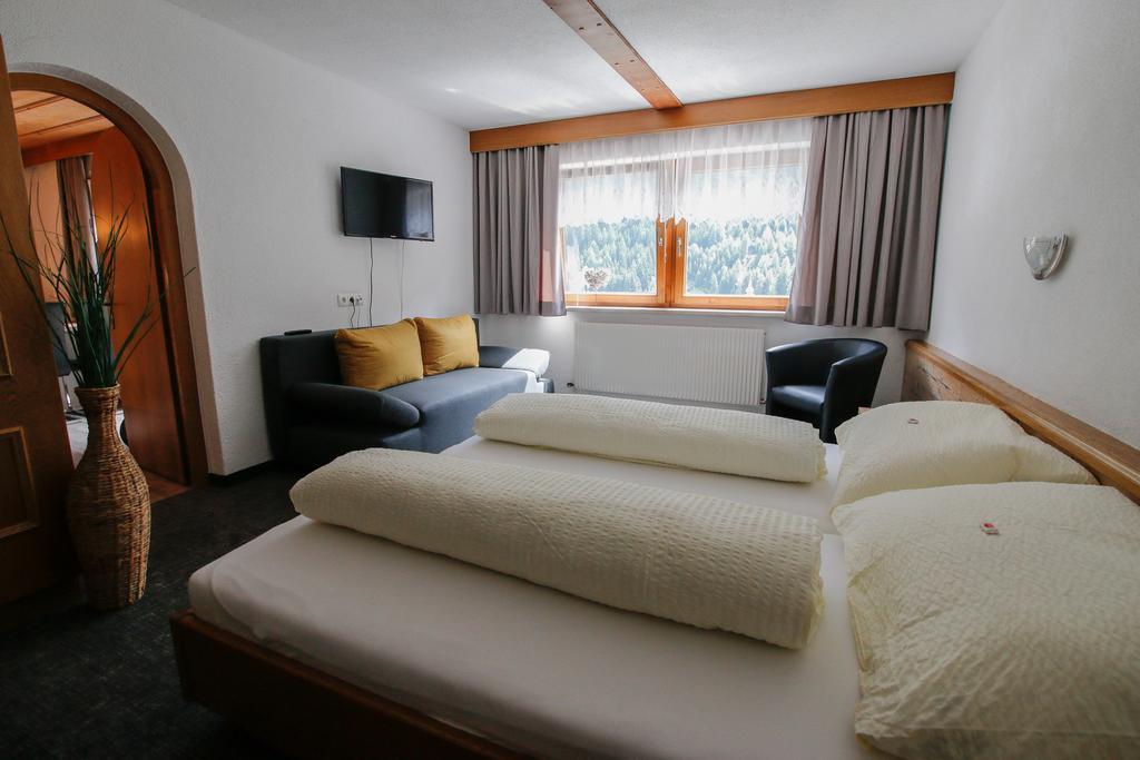 Hotel Tia Apart Kaunertal Quarto foto
